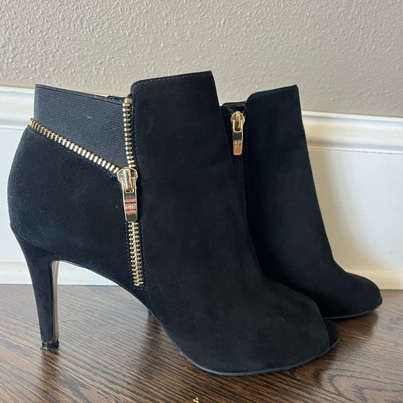 Marc Fischer 9.5 black heel gold zipper,3.5 inch leather/suede peep toe - Picture 2 of 14